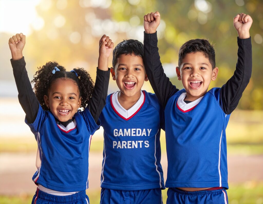 Firefly_Make a loago with the business name -GameDay Parents- and have 3 grade school kids dre 275756